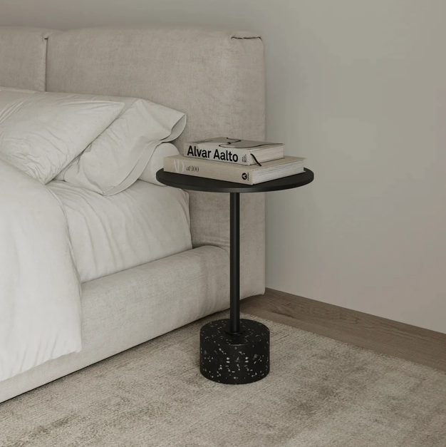 La Mesa Elegante Side Table